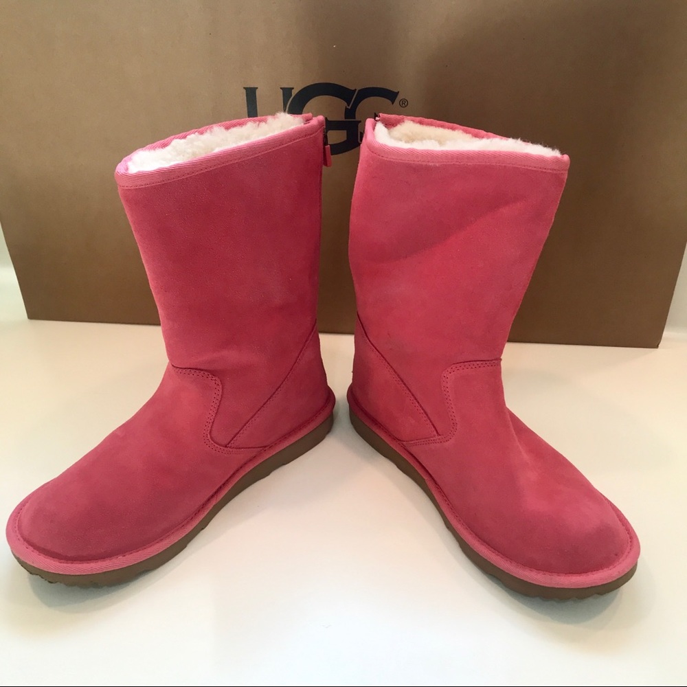 NEW AUTHENTIC UGG Back Zipper Pink Suede Boots Sz5